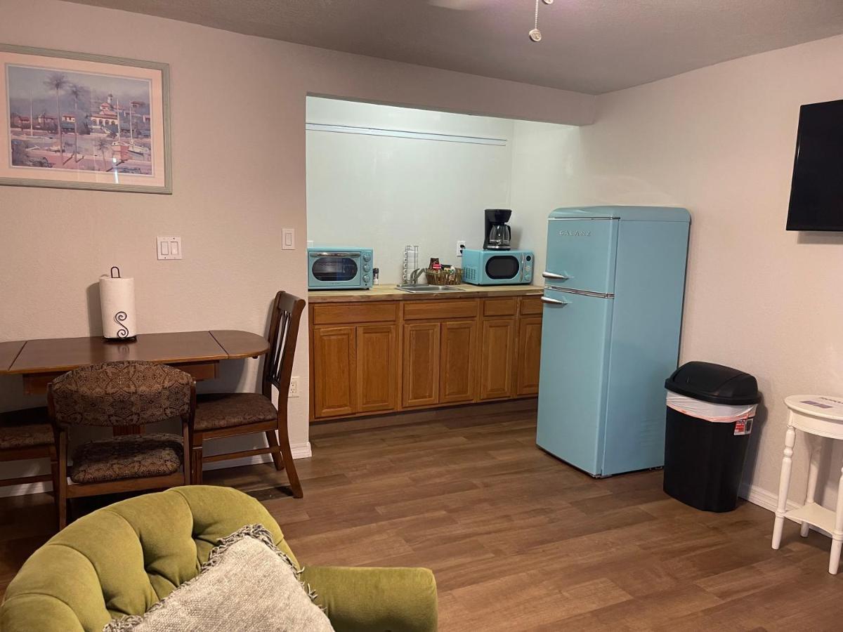 Nature Coast Inn & Cottages — photo 15