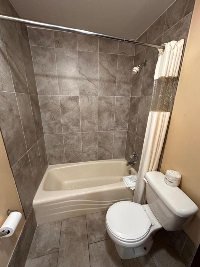 Budget Inn — photo 10