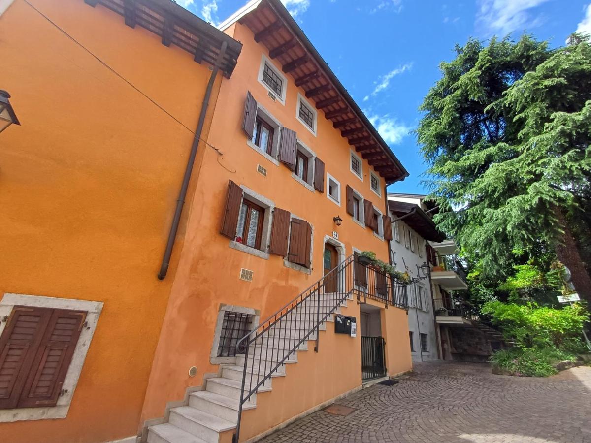 Splendida Mansarda in Centro Storico "ALLE MURA DEL CASTELLO 2 Stefano e Paola Marchesini" - 5