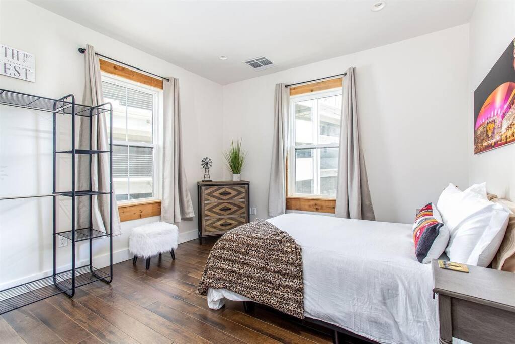 Historic Loft 2mi to Broadway On-Site Speakeasy - 3