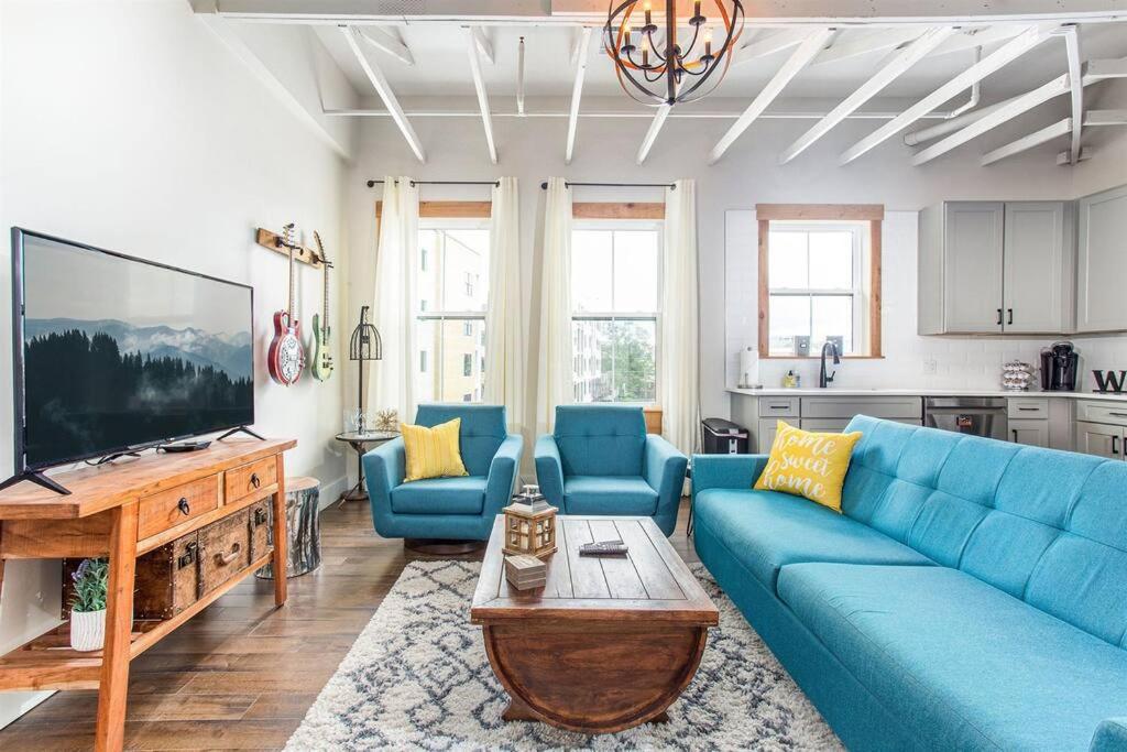 Historic Loft 2mi to Broadway On-Site Speakeasy