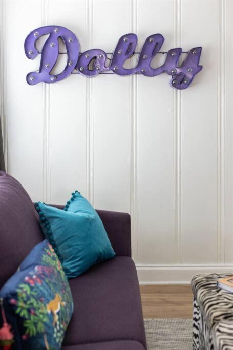 Minutes to Opry, Airport & Broadway - 3