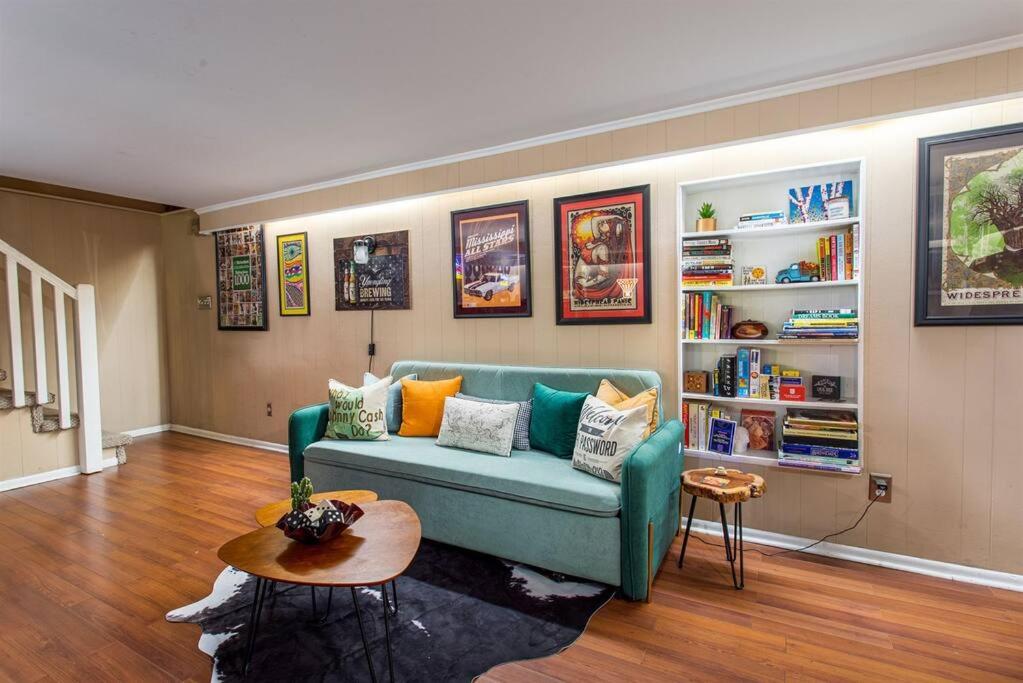 Honky Tonk Home Bar, Minutes to Airport & Broadway - 5