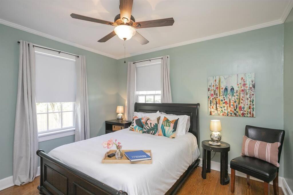 Golf Views, Porch Vibes, 3mi to Broadway! - 2