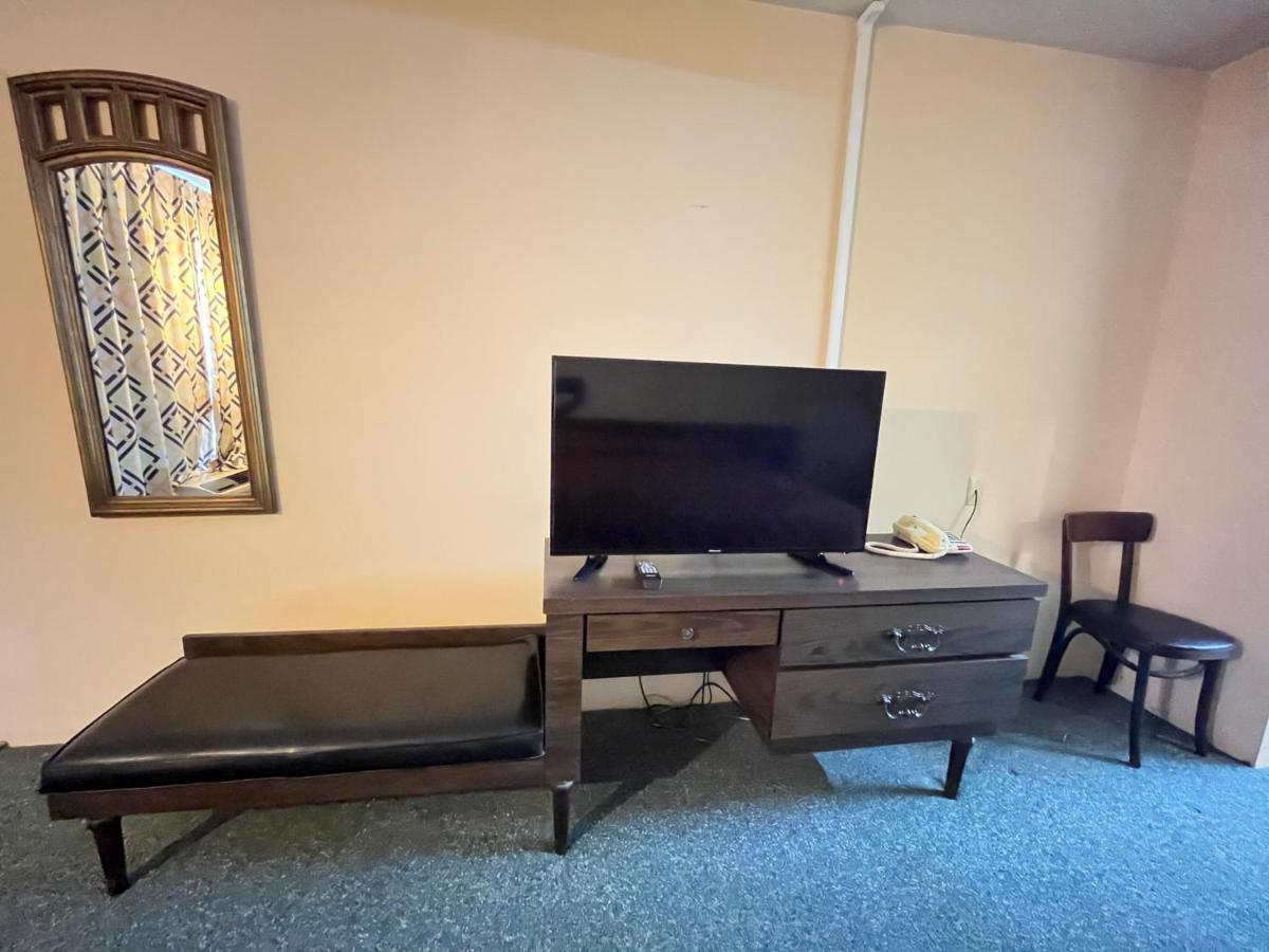 Mountain Empire Motel — photo 4