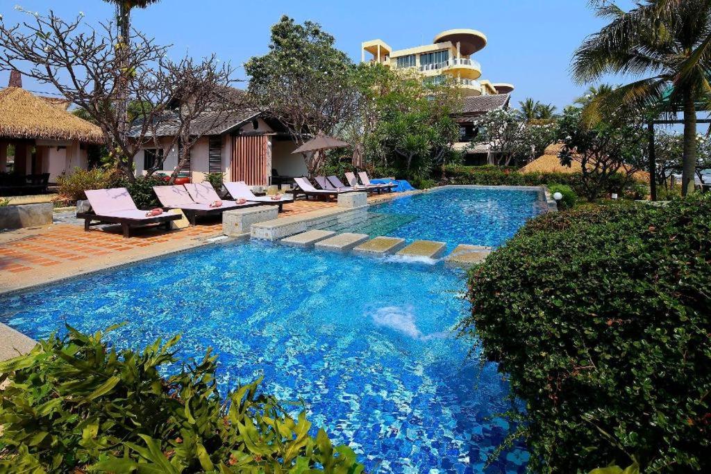 ภูริมันตรา รีสอร์ต แอนด์ สปา (Purimuntra Resort And Spa)