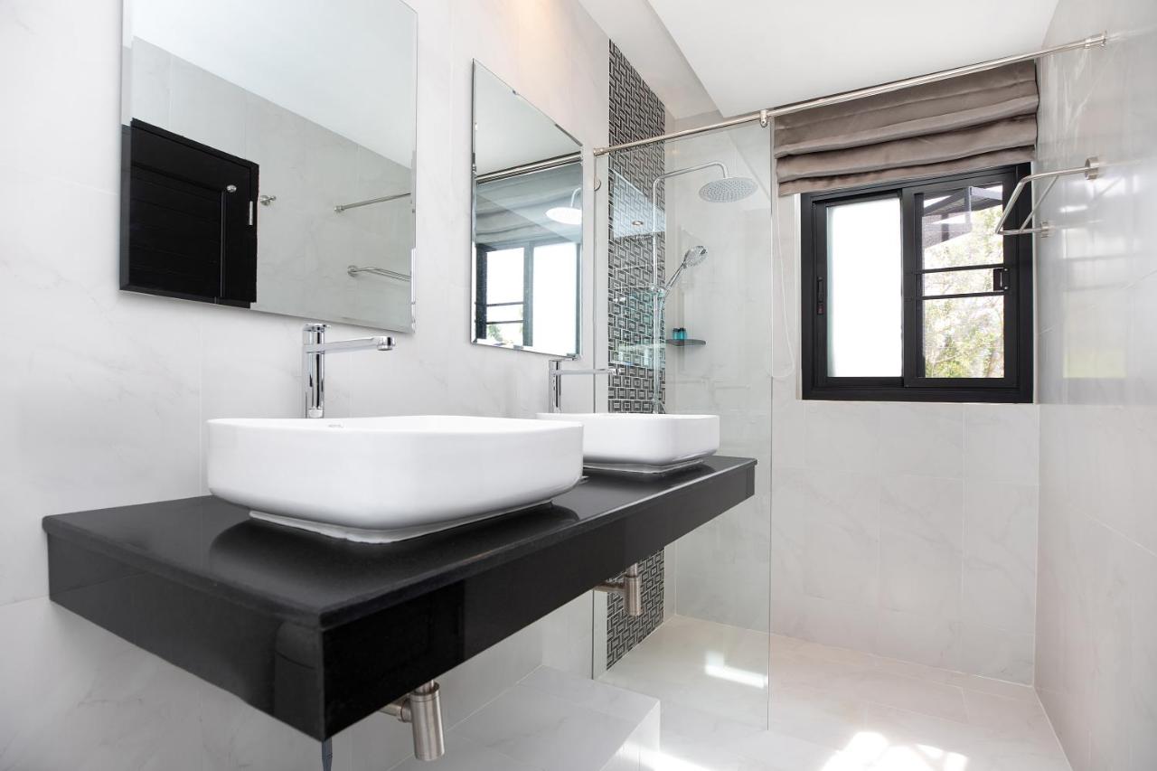 King Size Sea View Villa with Plunge Pool Sleeps 6 - 3