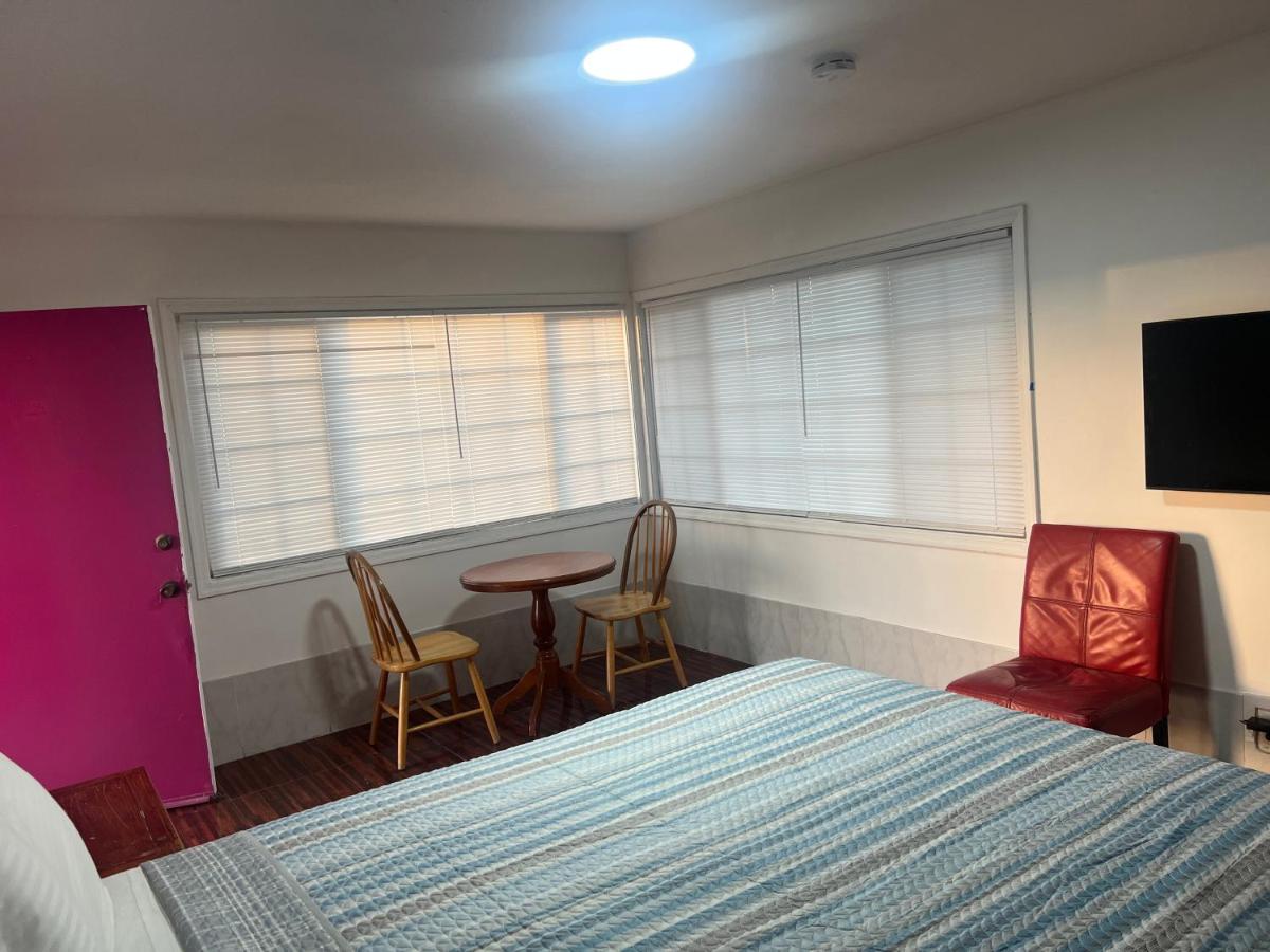 Silver Sands Motel — photo 7