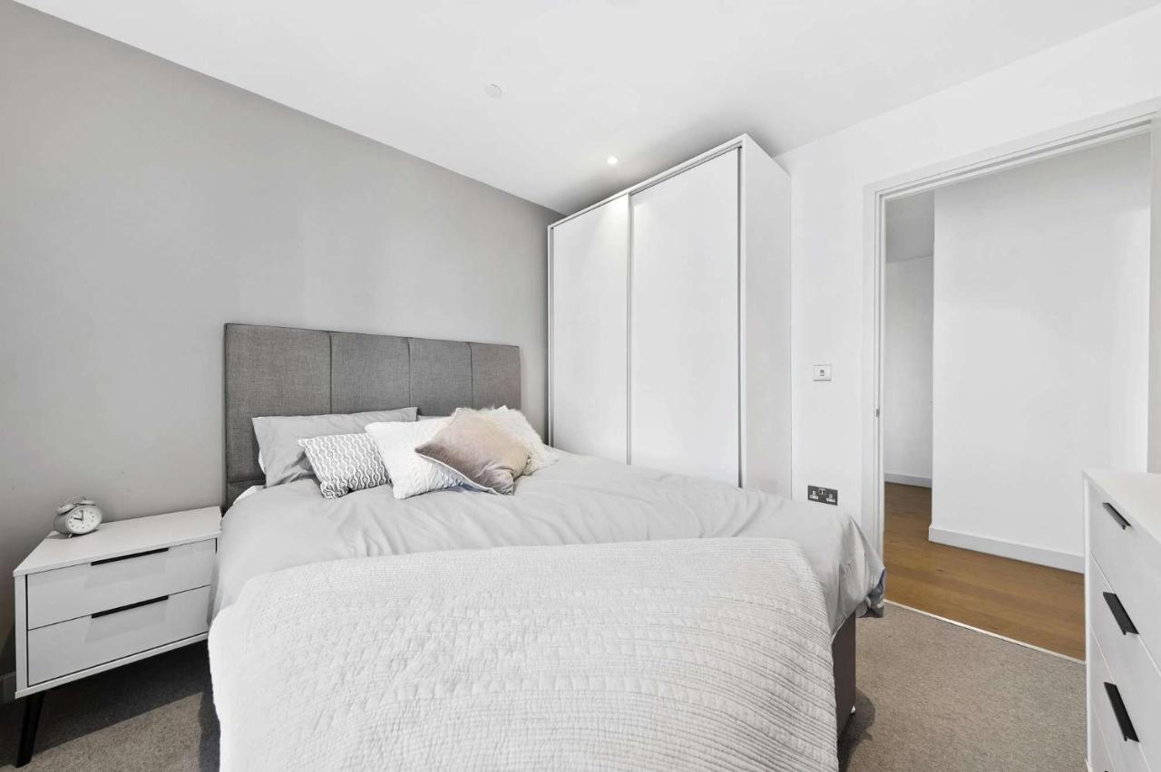 Modern 2-Bedroom Flat near London Bridge - 2