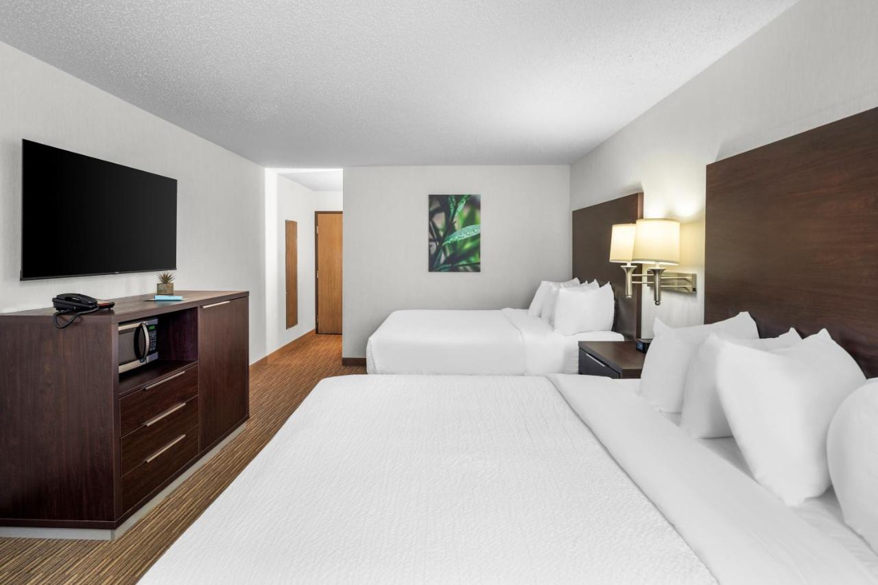 EverSpring Inn & Suites — photo 13