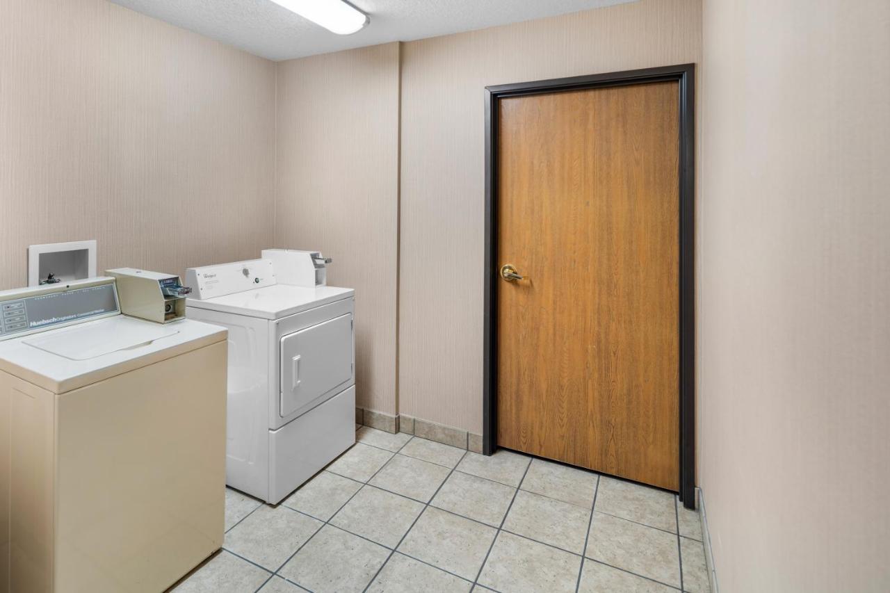 EverSpring Inn & Suites — photo 22