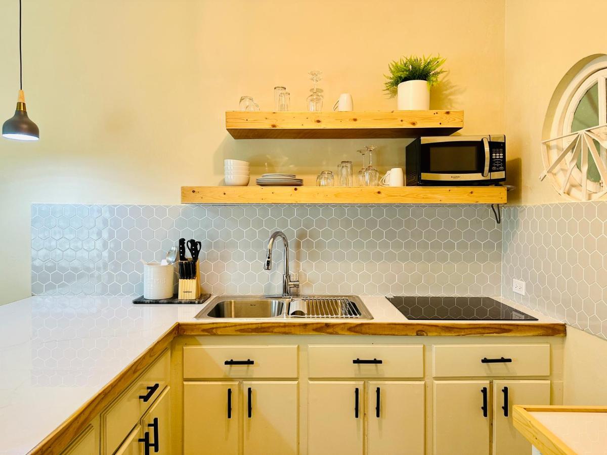 Falcon Oceanview 2br Condo-Airport Transportation Available-24-7Security - 4