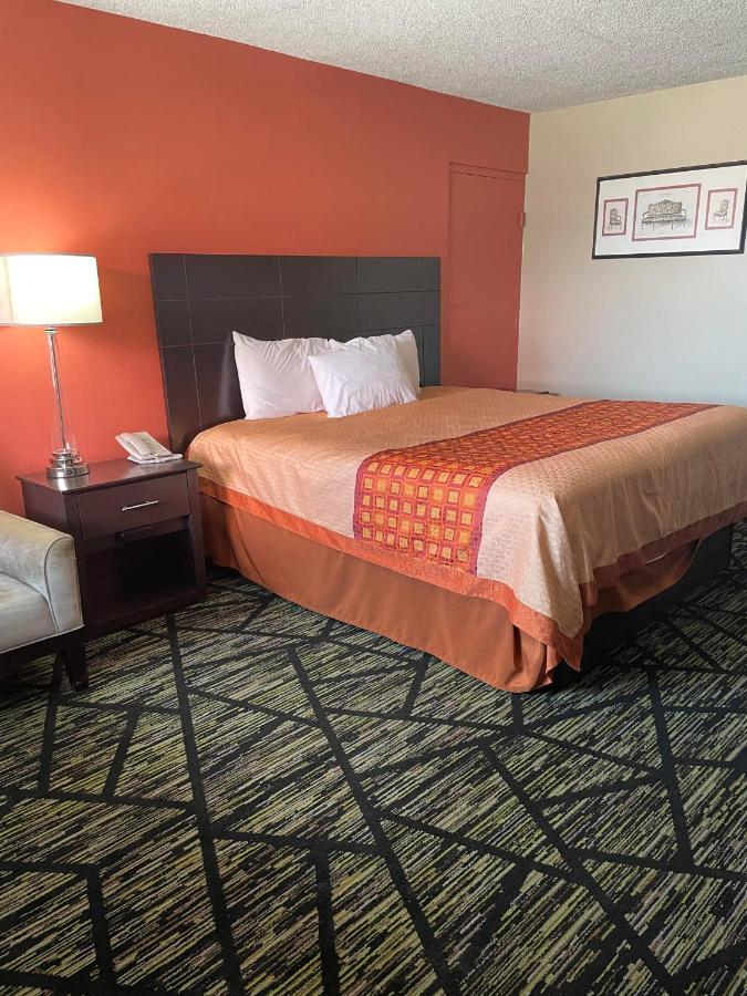 Travelers Lodge Beatrice — photo 2