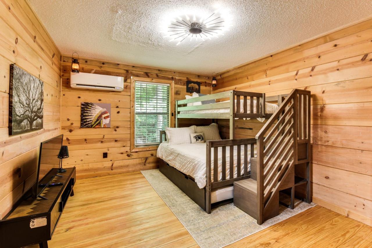 Duke's Creek Cabin Rentals — photo 15