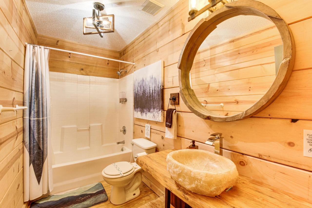 Duke's Creek Cabin Rentals — photo 8