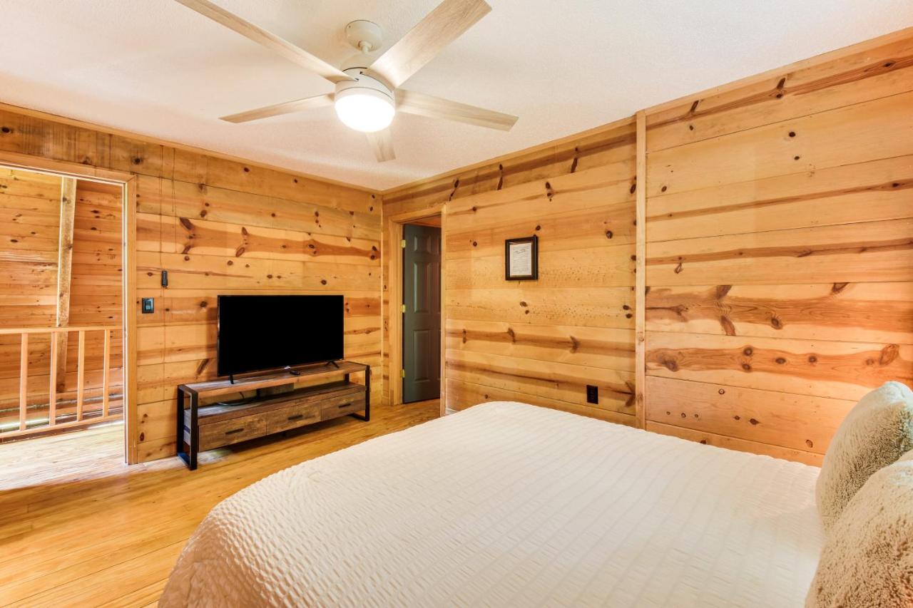 Duke's Creek Cabin Rentals — photo 17