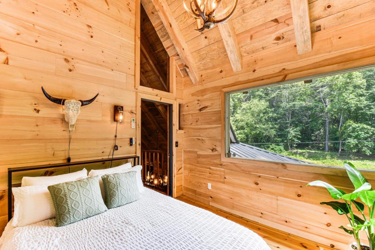 Duke's Creek Cabin Rentals — photo 19