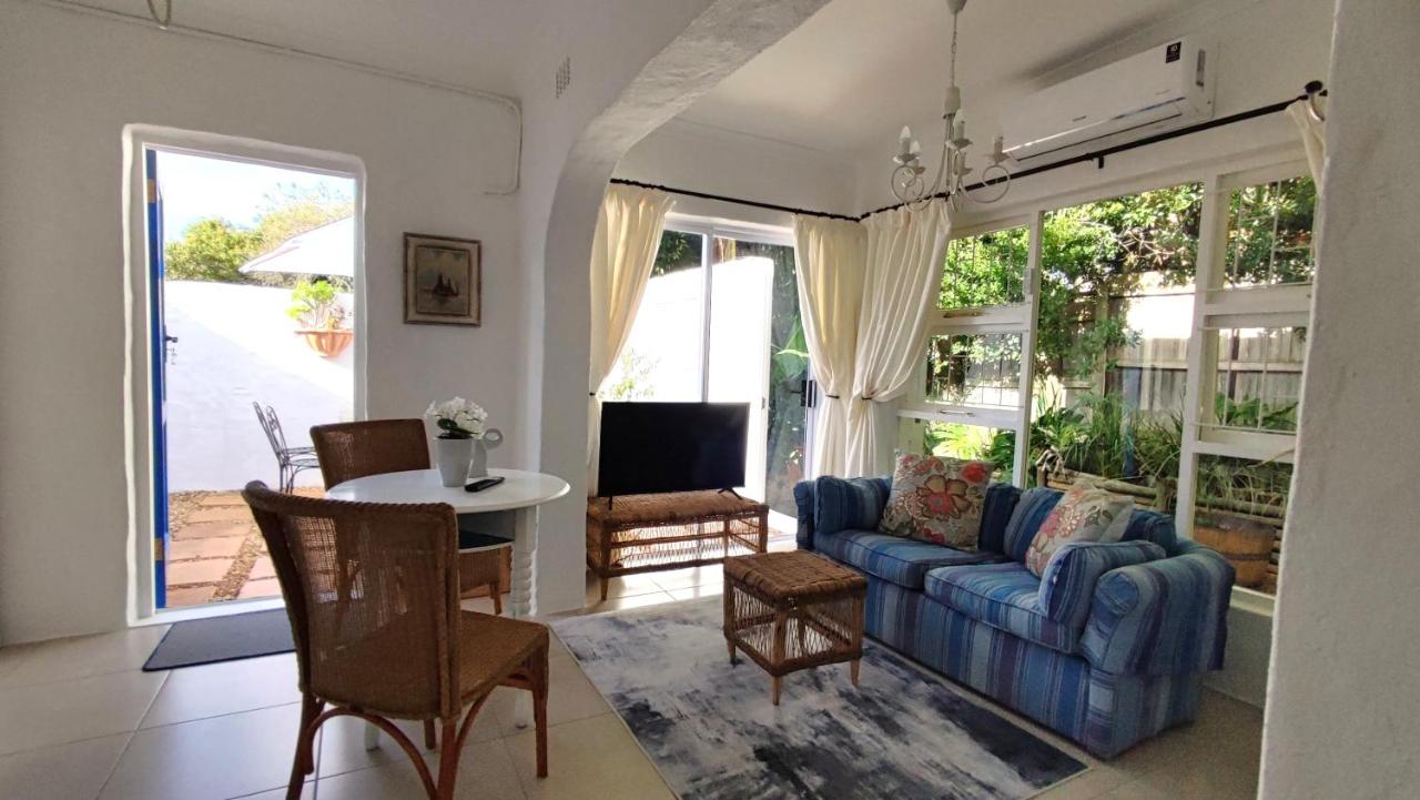 Squirrels Nook Cottage Constantia - 5