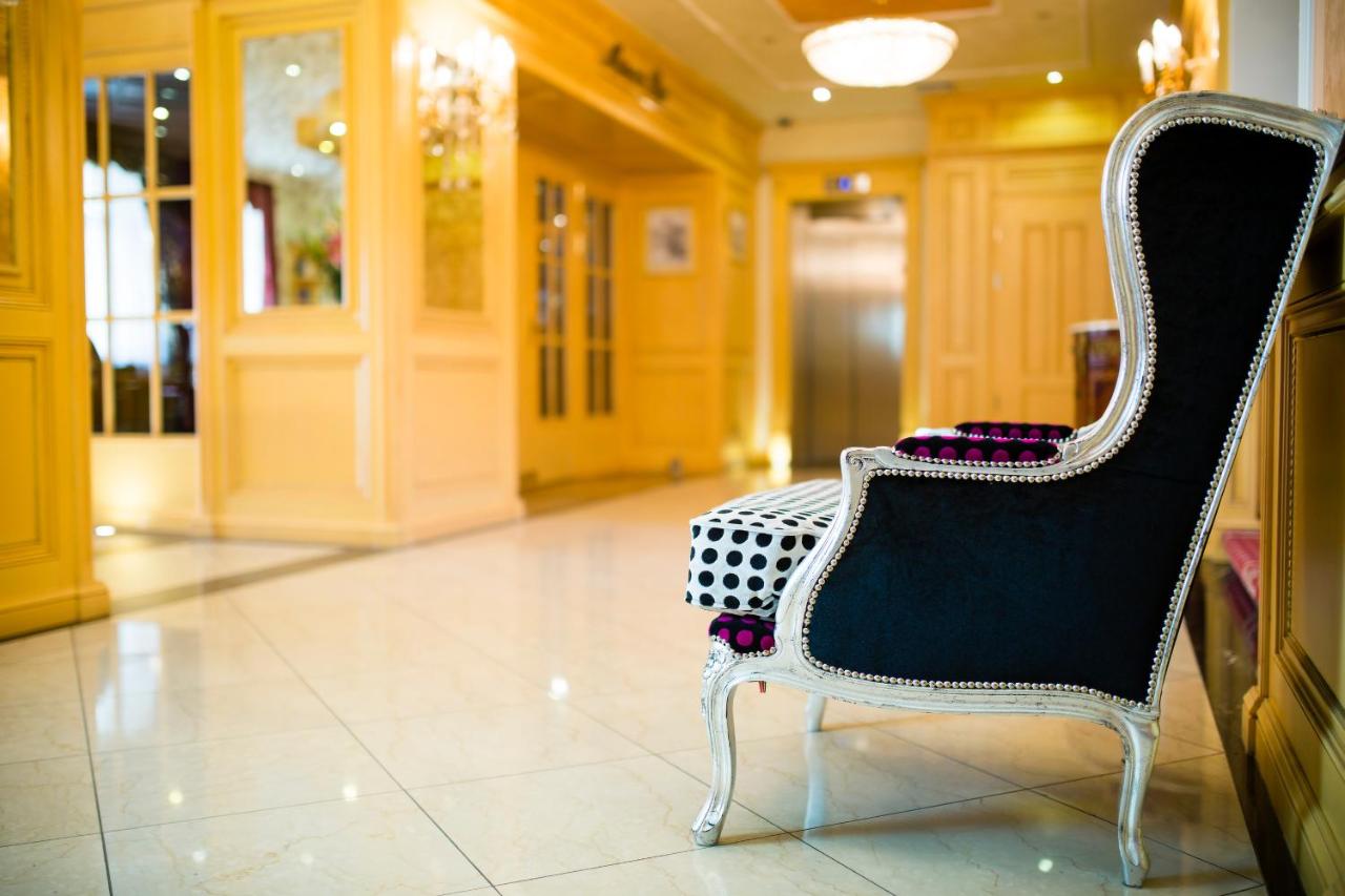 Luxury Family Hotel Royal Palace photo