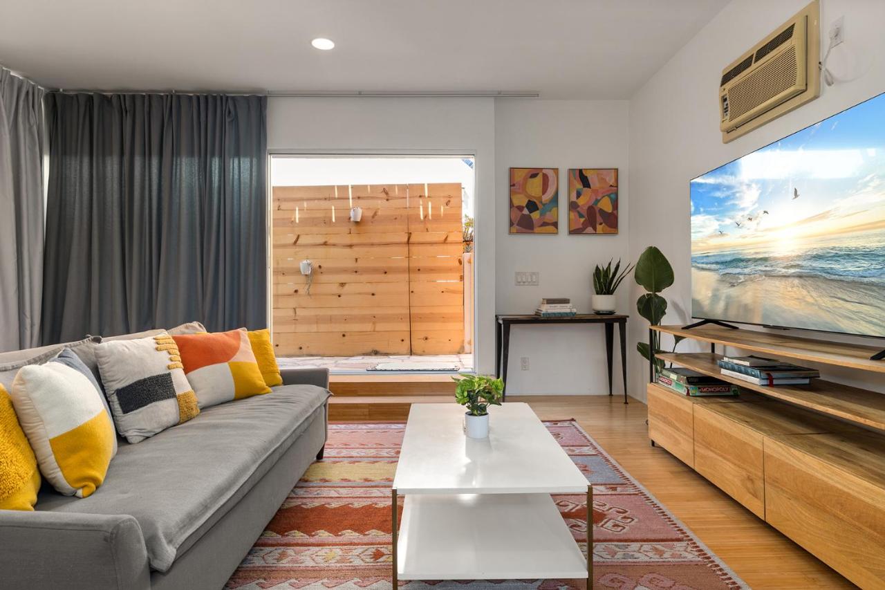 Artsy Venice Beach Canals Studio w/Rooftop & Sauna - 5
