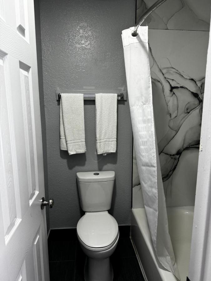 Lone Star Inn — photo 14