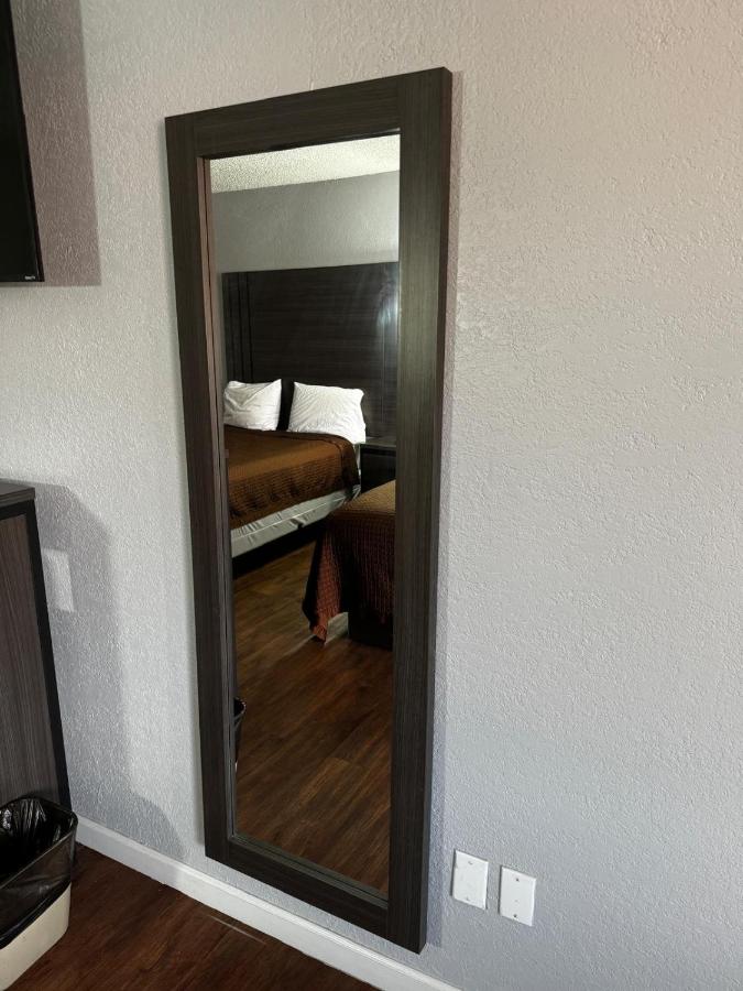 Lone Star Inn — photo 13