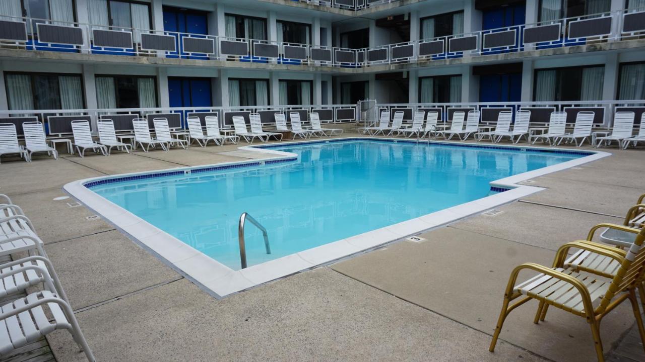 Windjammer Motel — photo 14