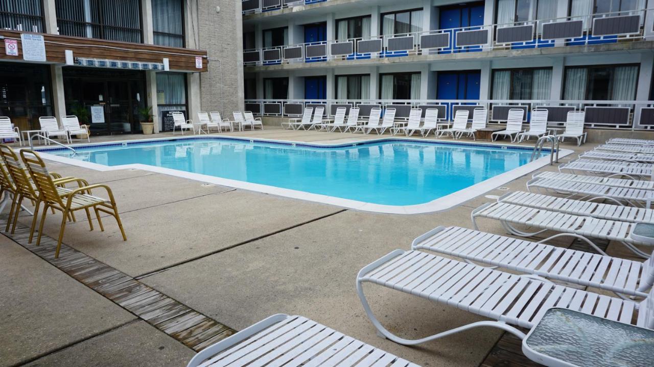 Windjammer Motel — photo 15