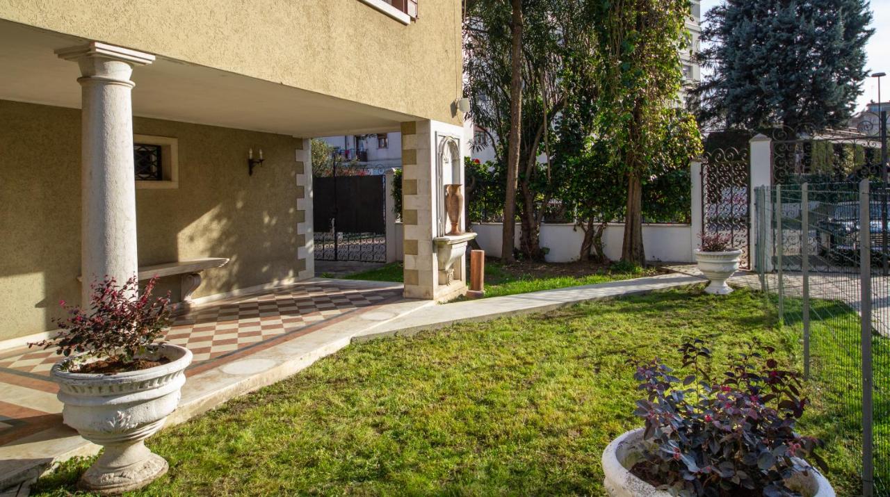 Library House - Venice Apartment - 3