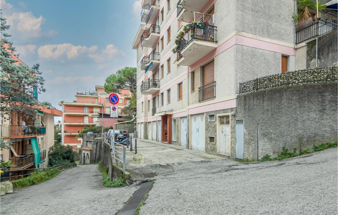 1 Bedroom Lovely Apartment In Rapallo - 2