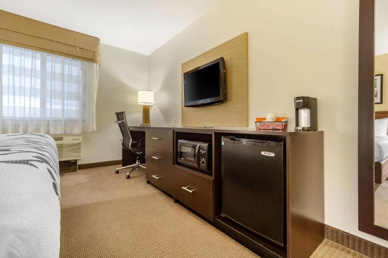 Ideal Inn & Suites — photo 22