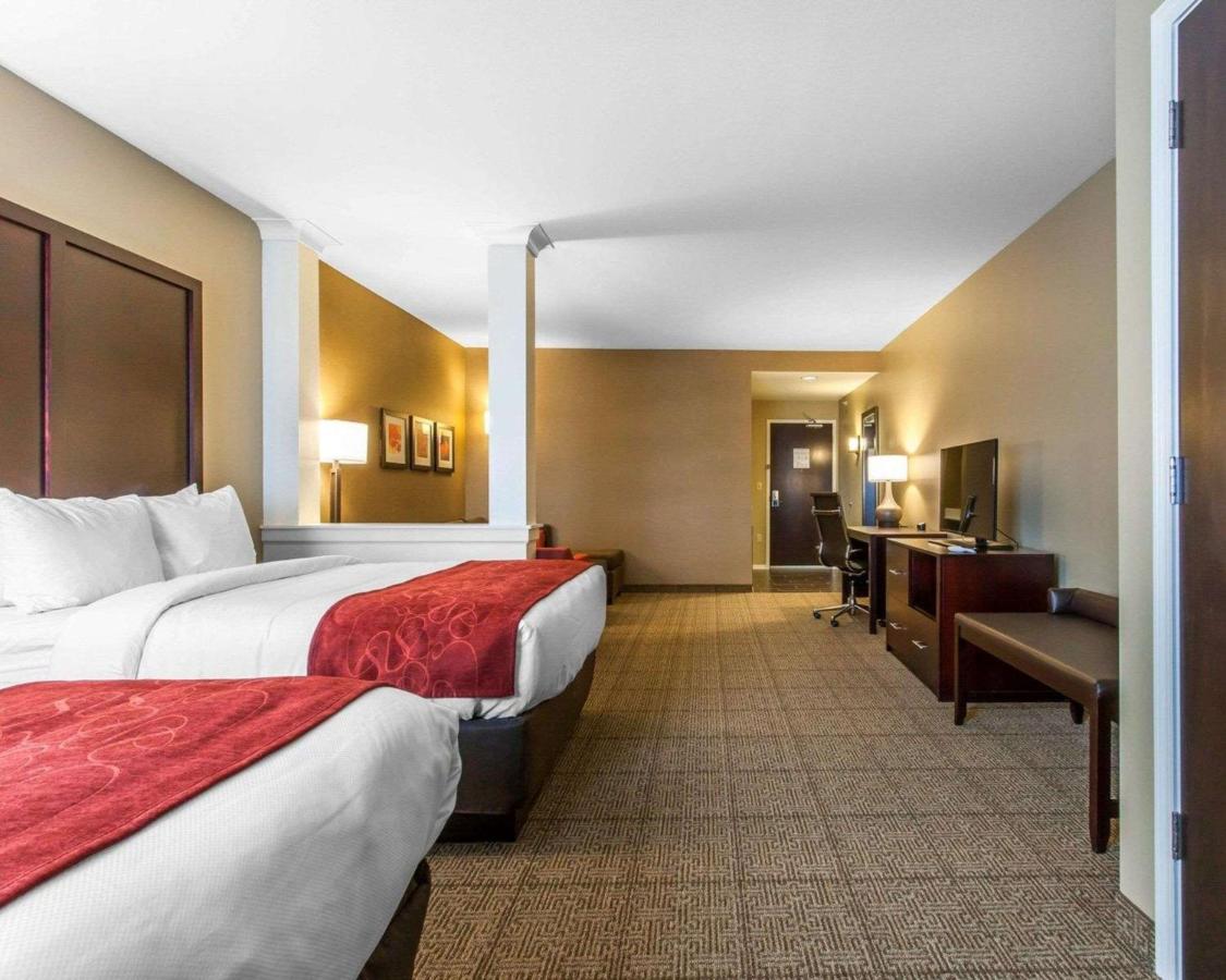 Travelers Suites — photo 11