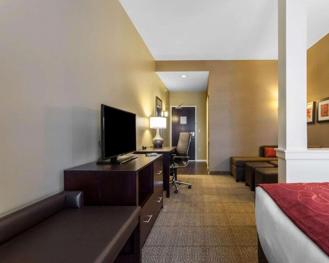 Travelers Suites — photo 10