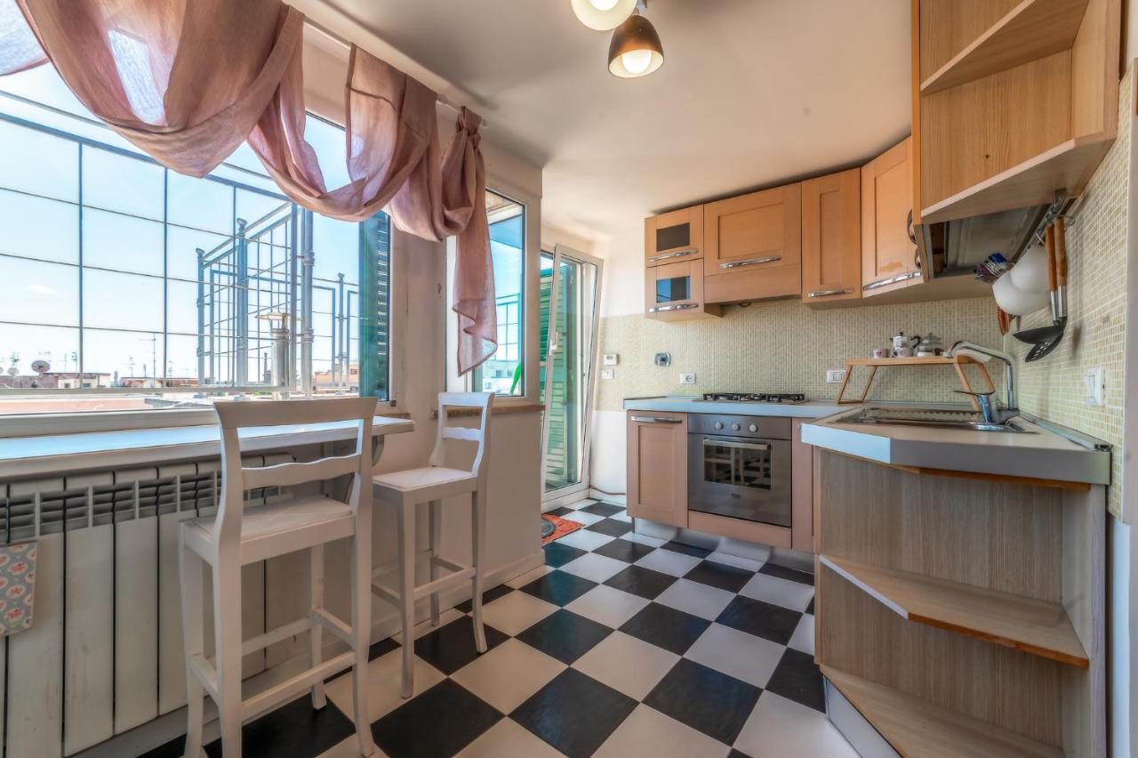 Cozy Penthouse with Terrace and Rome View - 4