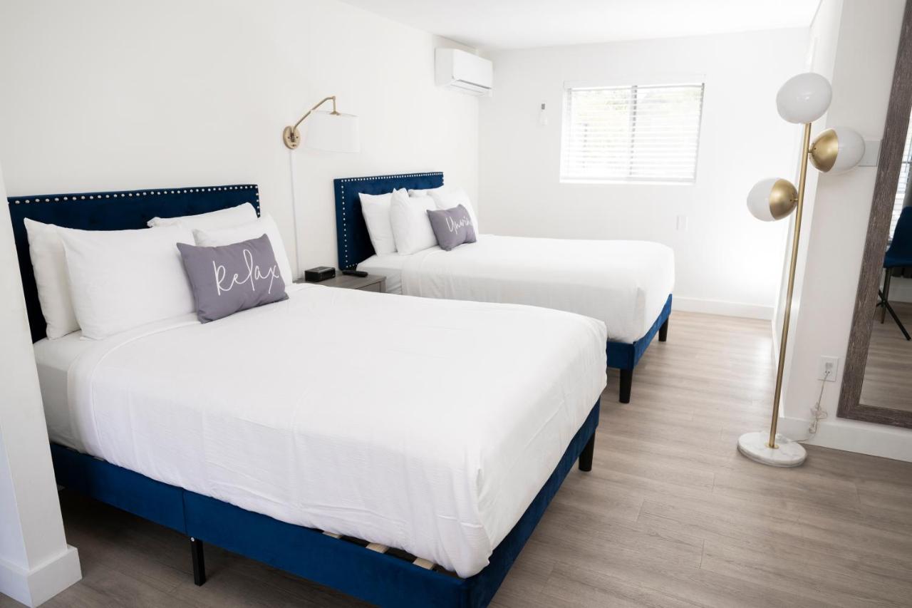 Endless Dunes, A Modern Motel — photo 9