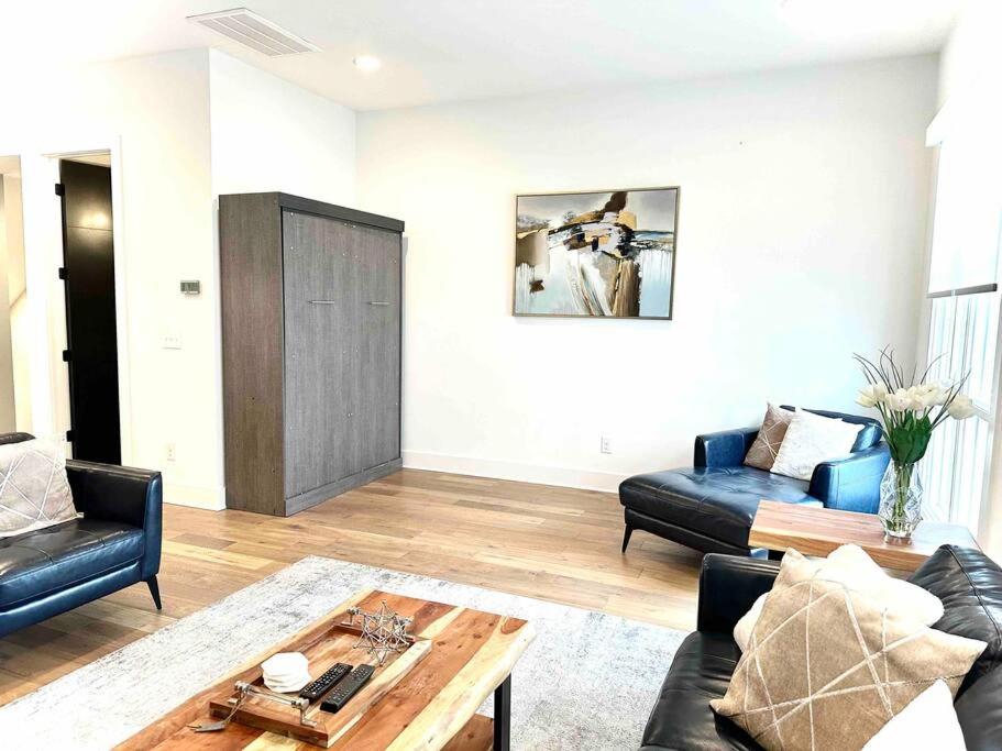 LUXURIOUS MORDEN LOFT Huge Rooftop & Skyline Views - 2