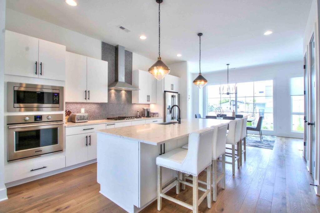 LUXURIOUS MORDEN LOFT Huge Rooftop & Skyline Views - 3