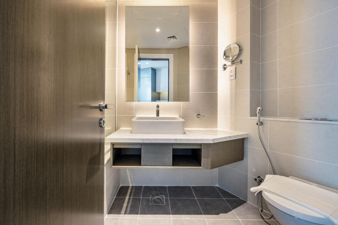 ALiving Chic Studio Apartment I Partial Burj Khalifa & Canal View I DAMAC Maison Prive B- 1417 - 3