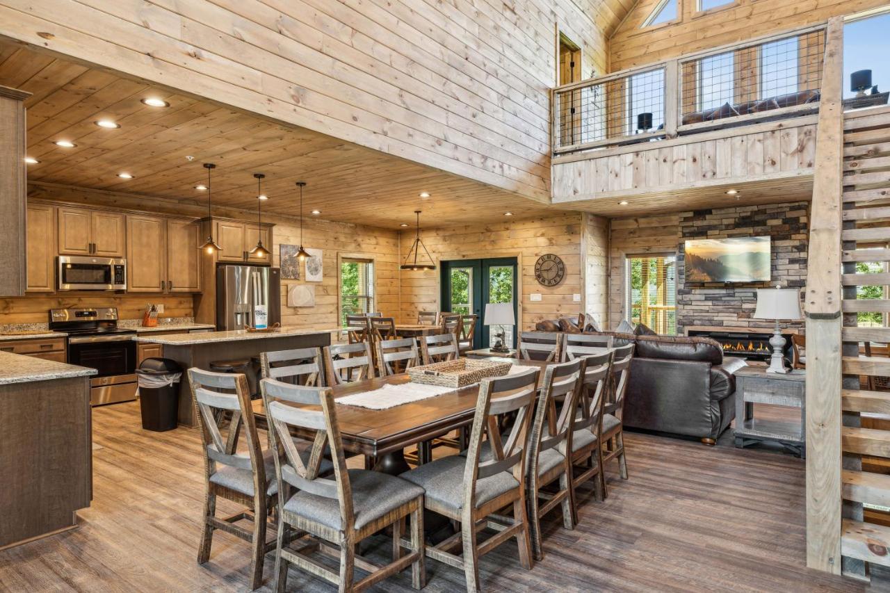 Mountain Moonshine Cabin — photo 11