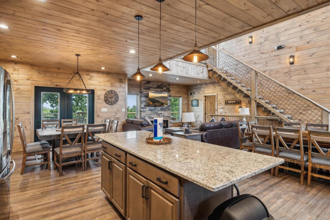 Mountain Moonshine Cabin — photo 17