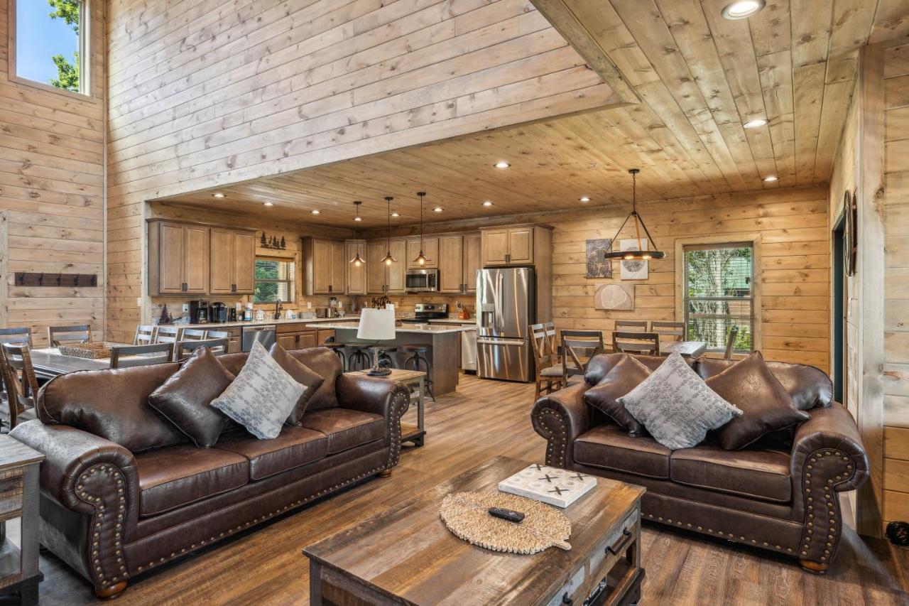 Mountain Moonshine Cabin — photo 20