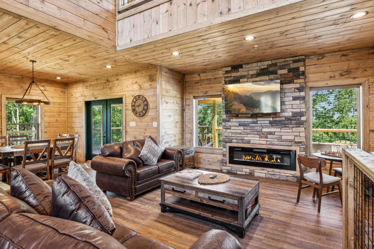 Mountain Moonshine Cabin — photo 21