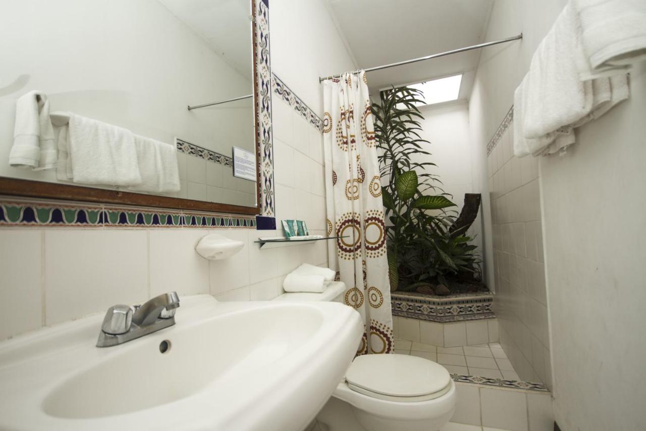 Hotel 1492 photo