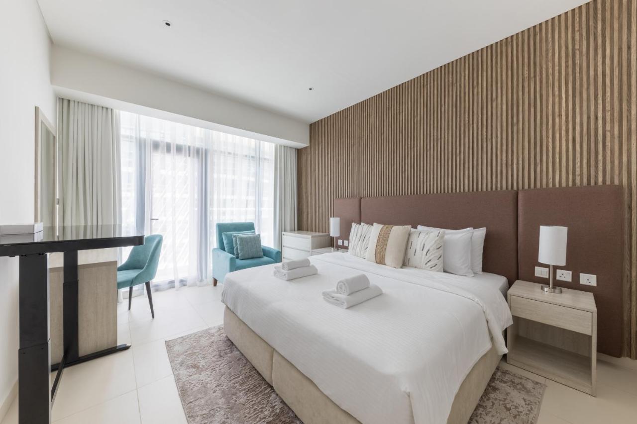 Palm Jumeirah 1BR - Rooftop Infinity Pool - 2