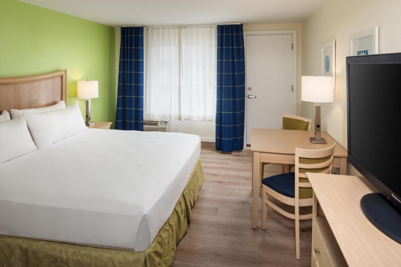 Surfside Hotel and Suites — photo 16