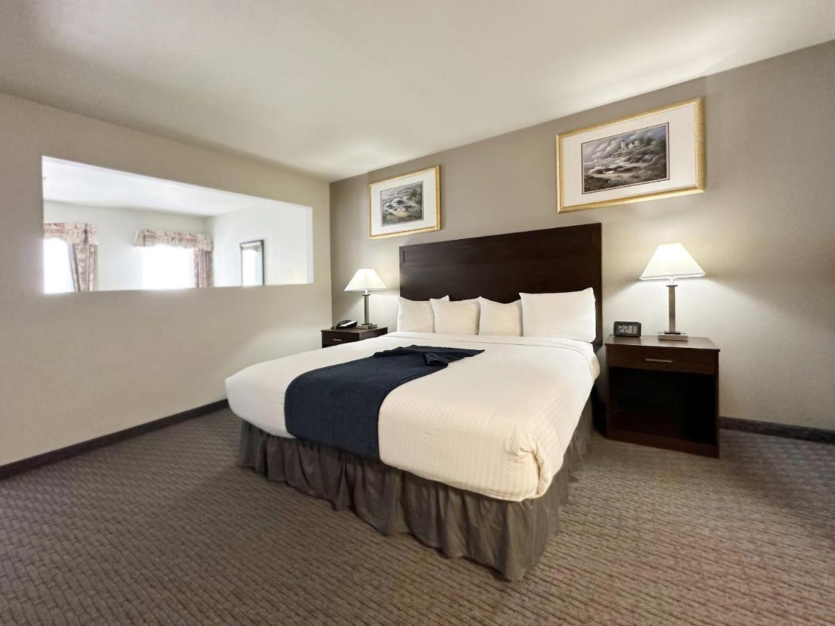 BayVue Hotel, Resort & Suites — photo 20