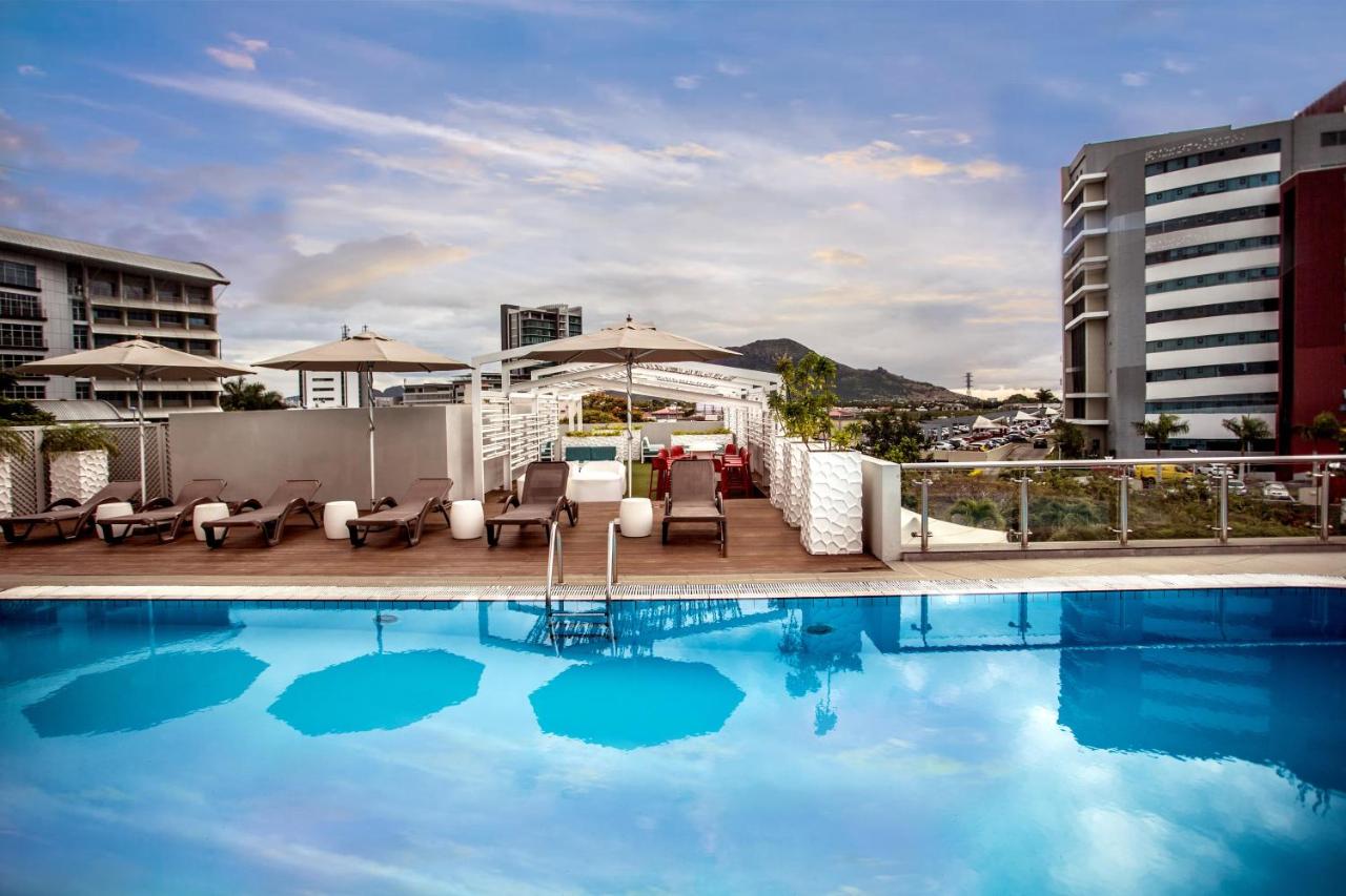 Hennessy Park Hotel - 4