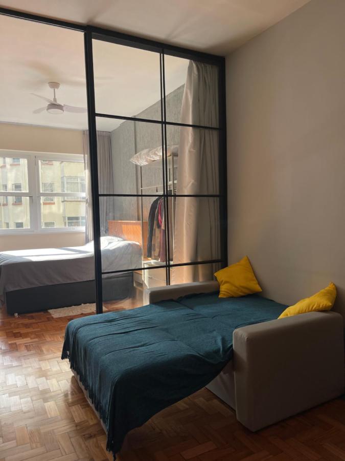 Quadra praia! Loft industrial requintado NOVO para 4 pessoas vizinho COPACABANA PALACE! - 2