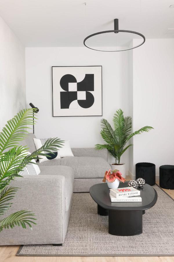 Urban Sky with Balcony and Sea View P&O 26H - 4