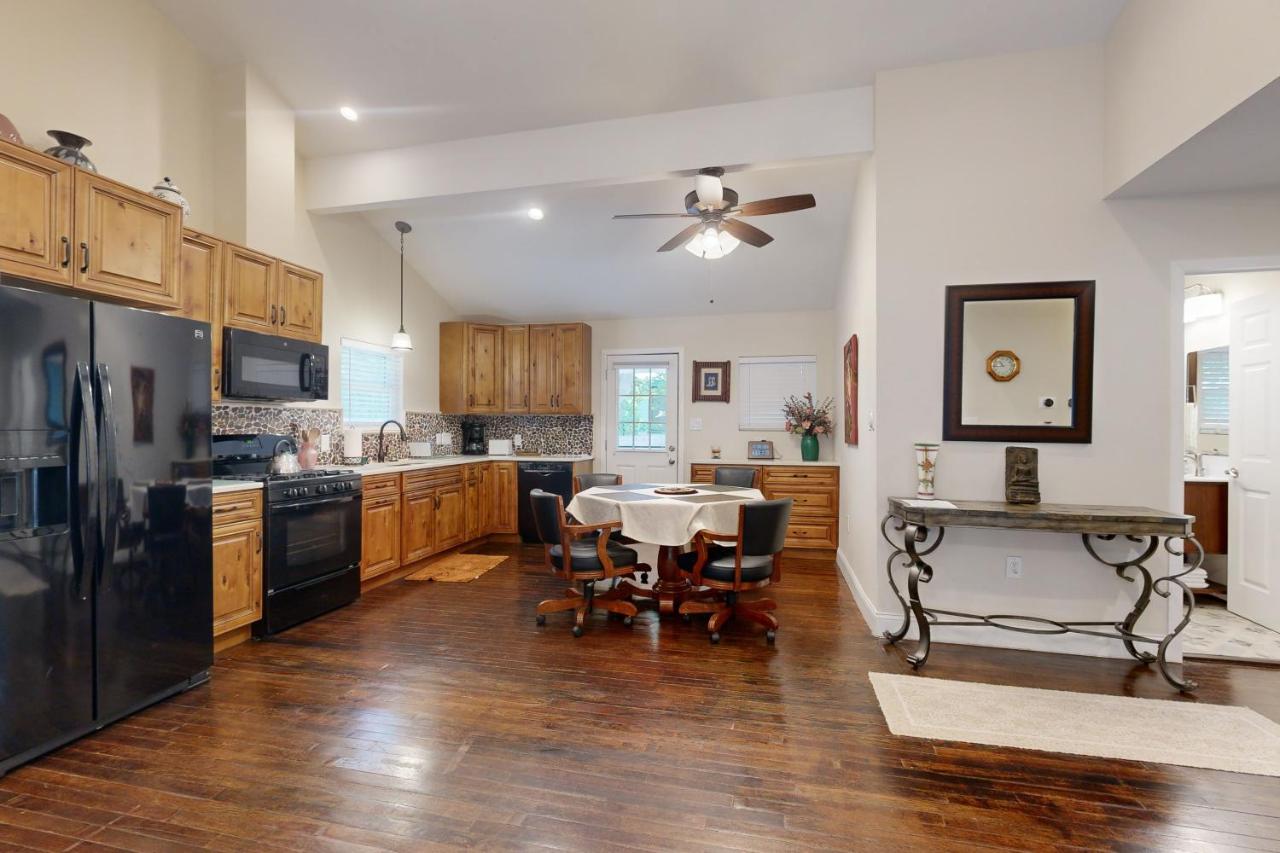 Charming Delight - 4